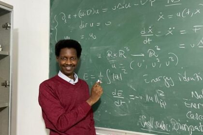 Dr Mouhamadou Sy mathématicien - planete-eleve.com